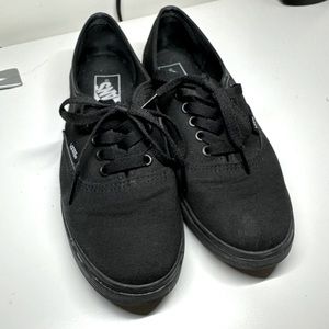 Vans Authentic Lo Pro All Black Sneaker